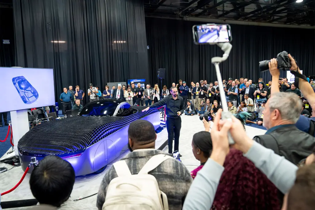 Image of the Alef flying car being presented at the Detroit Auto Show.